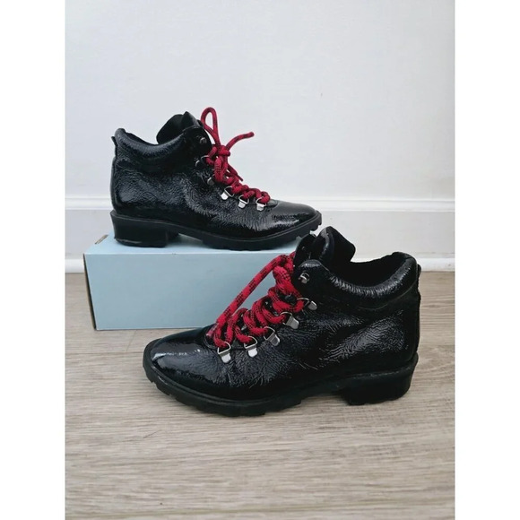 Schutz Niceia Black Patent Leather Shiny Lace Up Combat Hiker Biker Lug Boots 8 - Picture 1 of 9